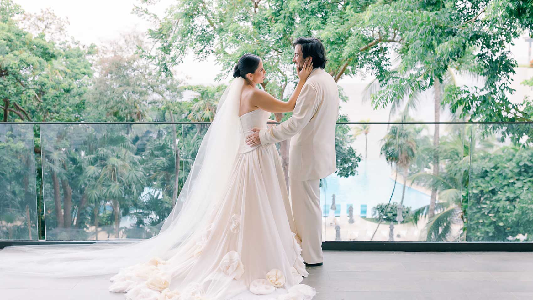Bride and Groom at Kimpton Grand Roatan on Balcony