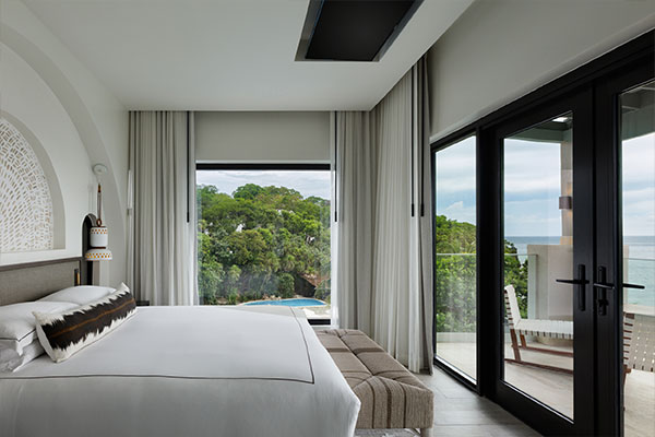 Grand Roatan Two Bedroom Beachfront Penthouse Bedroom
