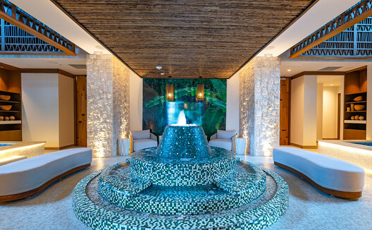 roatán spa fountain